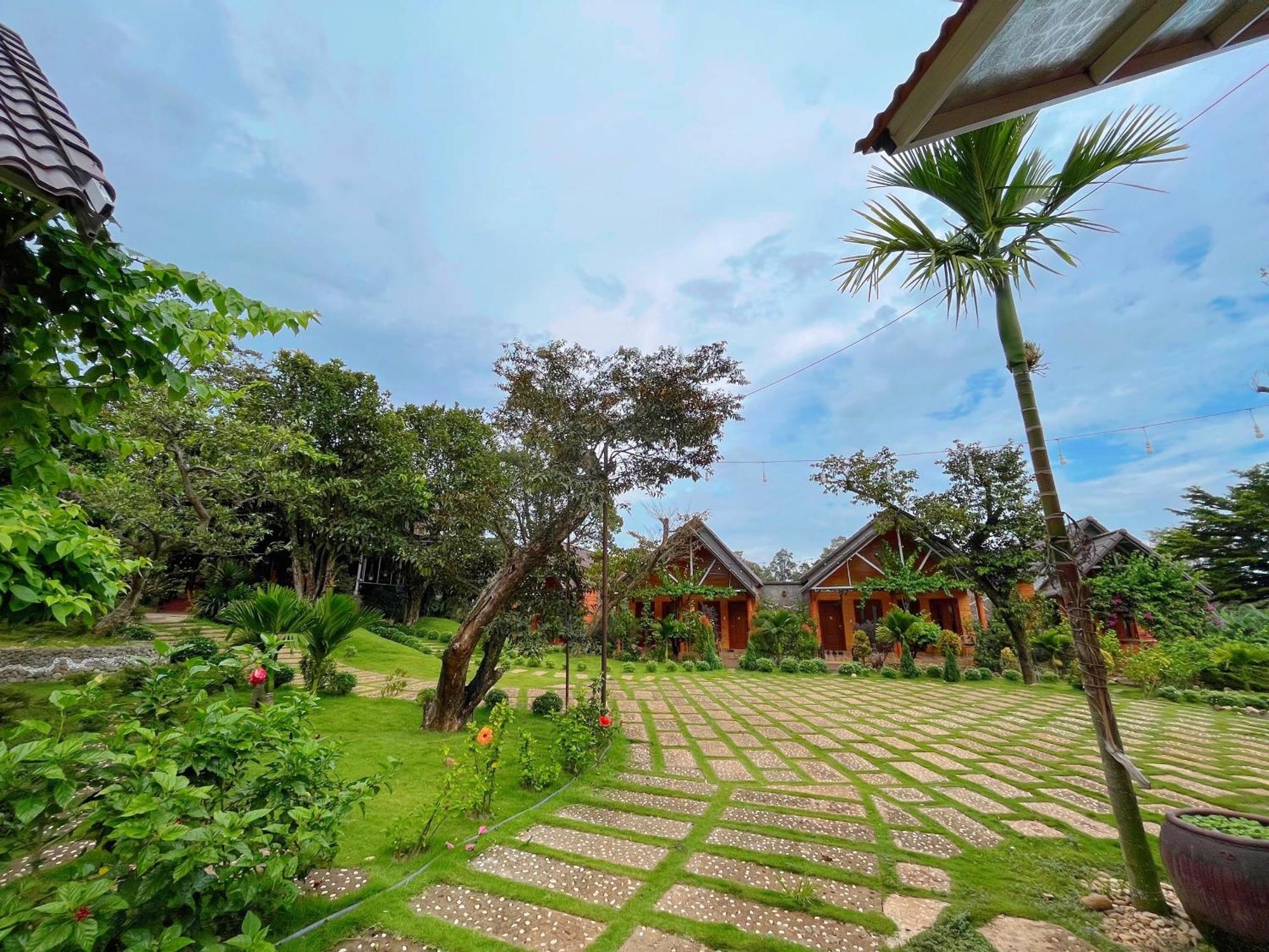 Sora Homestay Pleiku Esterno foto