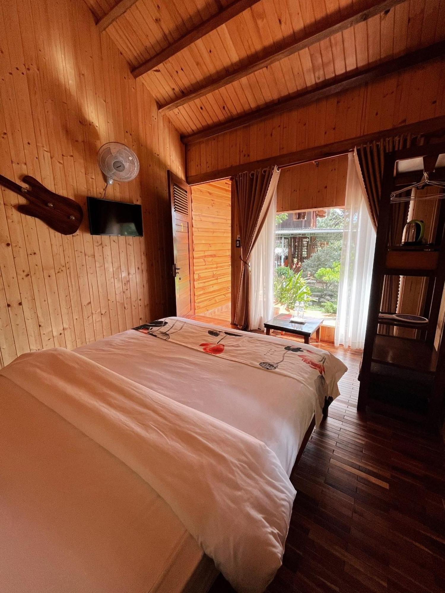 Sora Homestay Pleiku Esterno foto