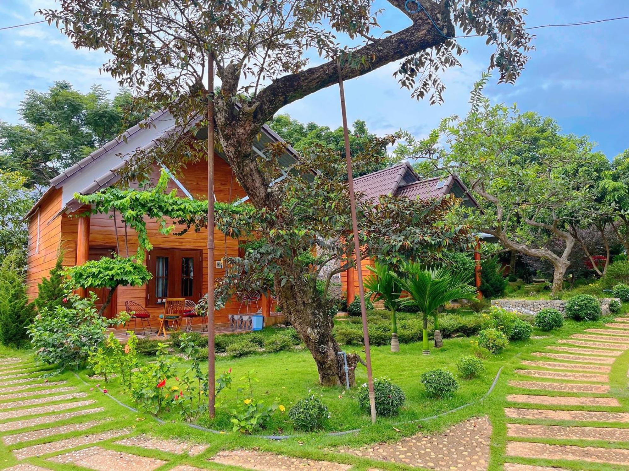 Sora Homestay Pleiku Esterno foto